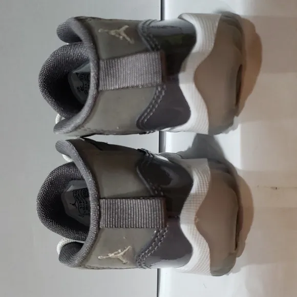 Air Jordan 11 retro “cool grey” size 4c Nike 378040-005 Basketball Shoe 2021 EUC