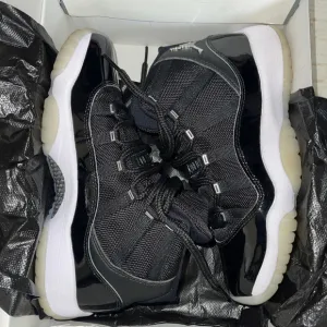 Air Jordan 11 Retro (GS) 7y