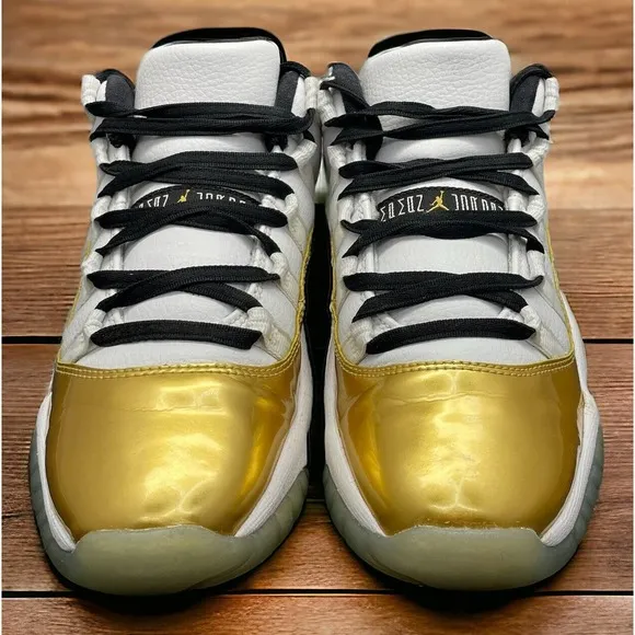 Air Jordan 11 Retro Low Gold White Nike Shoes Boys 5Y Light Use Fast Shipping