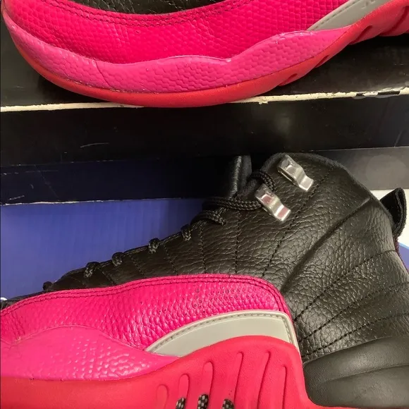 Air Jordan 12 Retro Black Deadly Pink Kids 5y