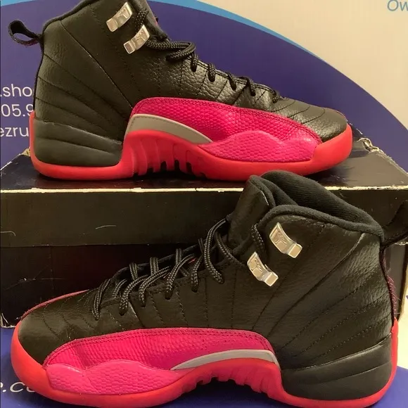 Air Jordan 12 Retro Black Deadly Pink Kids 5y