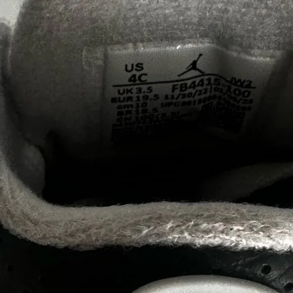AIR JORDAN 3 RETRO HIDE N’ SNEAKINFANT/TODDLER LIFESTYLE SHOES