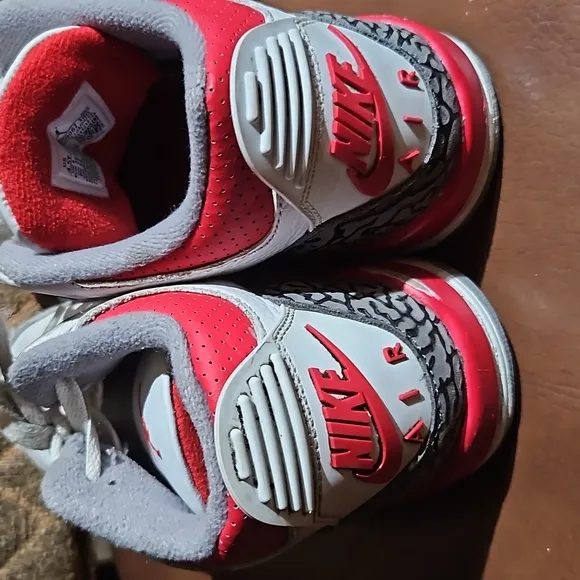 Air Jordan 3 Retro White/Fire Red Lace Up Sneakers Shoes Multicolor