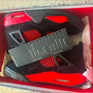 Air Jordan 4 Retro GS LIKE NEW WITH BOX