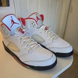 Air Jordan 5 Retro Fire Men's US Size 9 Red Silver Tongue 2020 DA1911-102