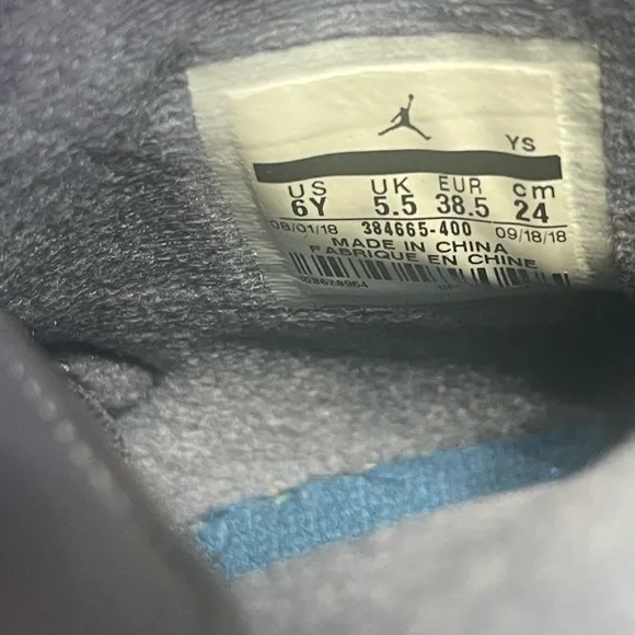 Air Jordan 6 Retro (GS) Size 6Y/ 7 1/2 Woman’s GUC
