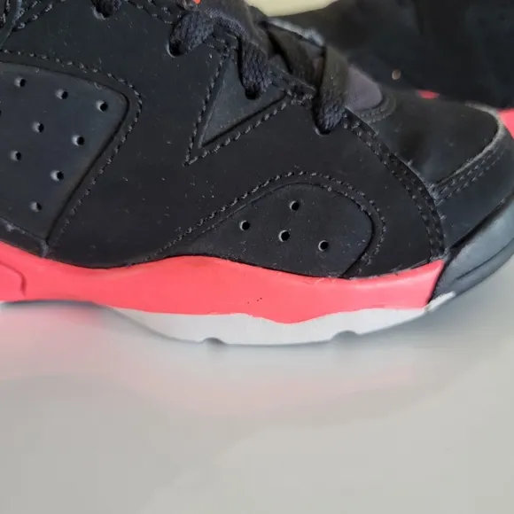 Air Jordan 6 Retro Infrared Young Shoes.