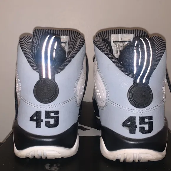 Air Jordan 9 Retro BG size 4y