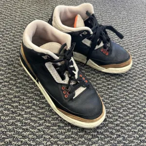 Air Jordan Kids' Grade School Jordan 4 Retro Basketball Shoes Size US 5.5 youth