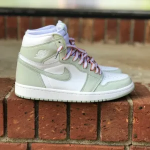 Air Jordan Retro 1 Seafoam Size 8W / 6.5Y