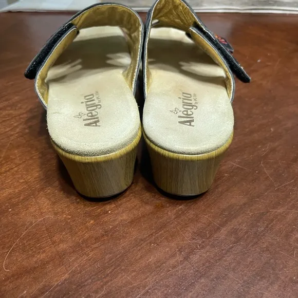Alegria Linn Womens 41 / 10.5-11 Wedge Sandals LIN-601n Embroidered Leather Boho