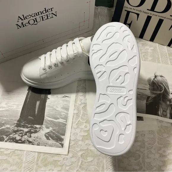 Alexander McQueen White and Black Athletic Shoes with Sleek Design💥✨🍇🍁