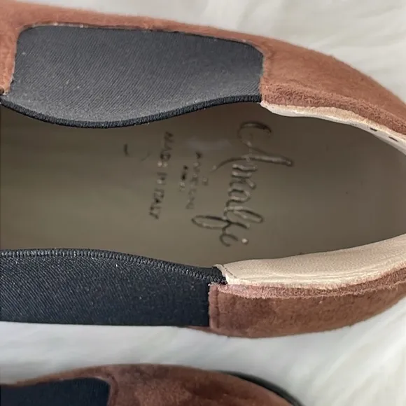 Amalfi by Rangoni “Enrico” Chelsea Boot