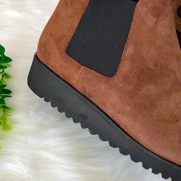 Amalfi by Rangoni “Enrico” Chelsea Boot