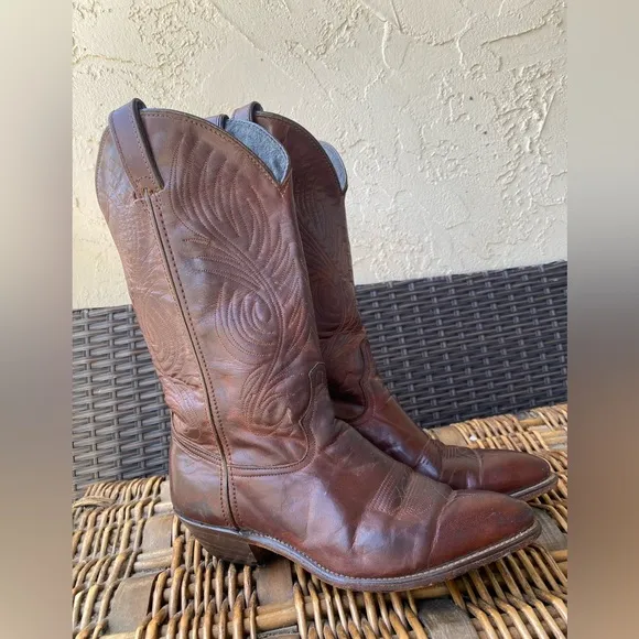 American vintage cowboy brown Leather boots