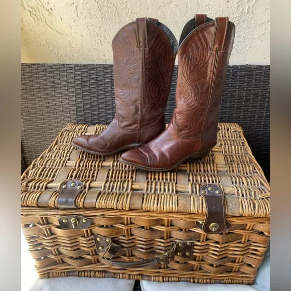 American vintage cowboy brown Leather boots