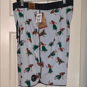 &gt;💙BOARD SHORT MIXED SCALLOP HAWAIIAN DANCING PRINT SWIM BRAND NEW VANS