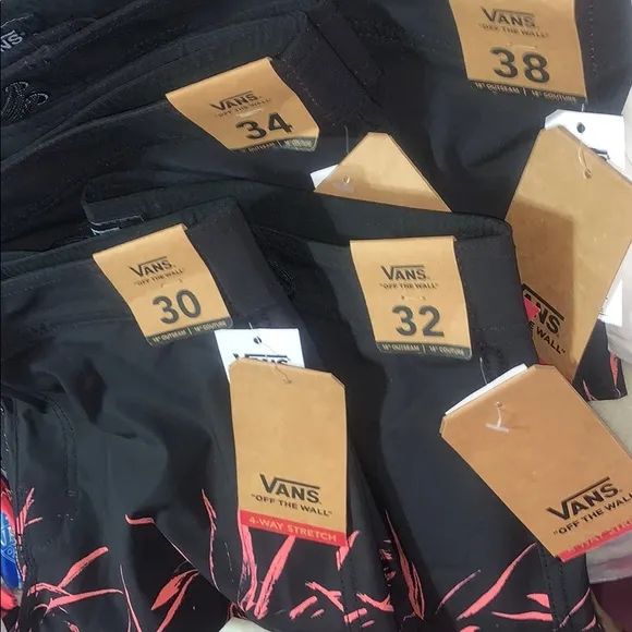 &gt;💙BOARDSHORT SWIM SHORTS BLACK SCALLOP(CORAL) TRUNKS 18” OUTSEAM BRAND NEW VANS