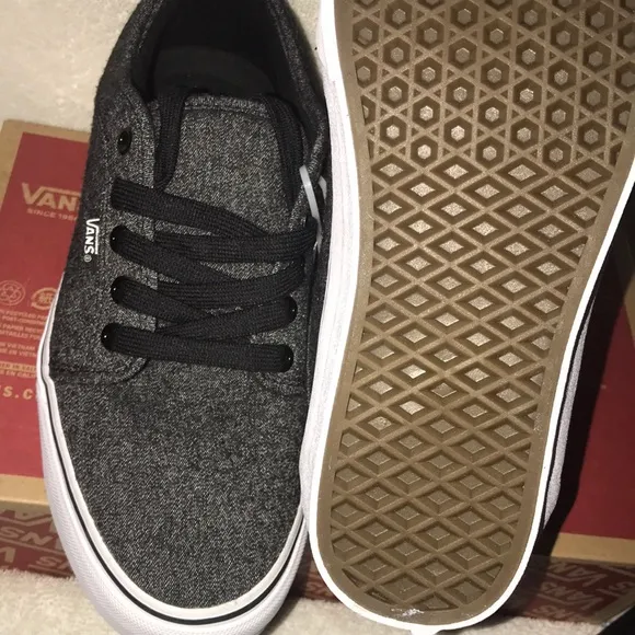 &gt;Ⓜ️CHUKKA BLACK (CHARCOAL) BRUSHED DENIM &amp; WHITE LACE UP LOW TOP BRAND NEW VANS