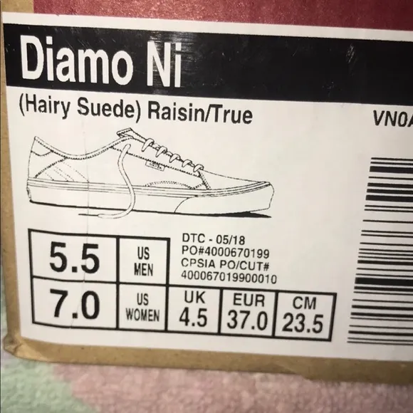 &gt;👩DIAMO NI HAIRY SUEDE UNIQUE STYLE RAISIN COLOR TRUE WHITE LACE UP BRAND NEW