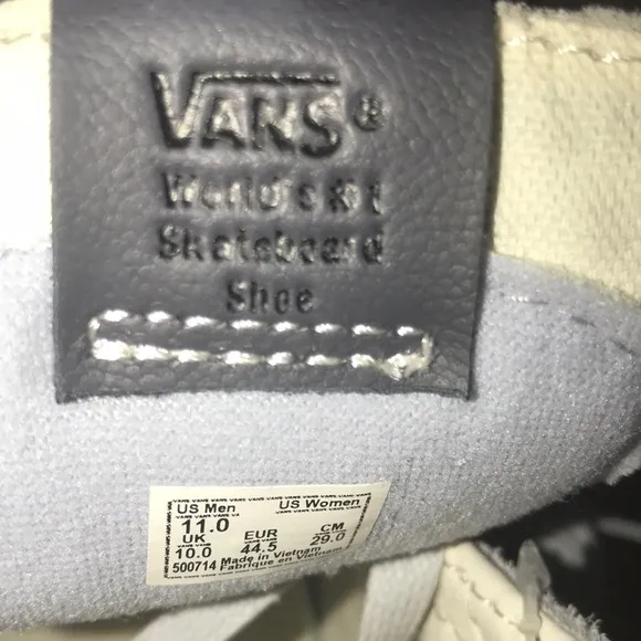 &gt;👤SK8-HI TOP WORLD’S #1 SKATEBOARD HAIRY SUEDE GRAY DOWN WHITE BRAND NEW VANS