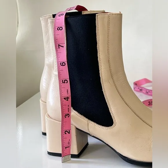 ANGEL ALARCON Made In Spain Leather Retro Block Heel Chelsea Boots Cream Size 7