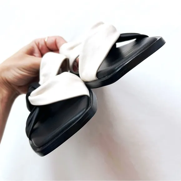 Anthropologie Alohas Nomad Bicolor Leather Sandal in Black &amp; White Size EU 36
