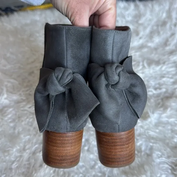 Anthropologie Bow Tied Suede Leather Heeled Ankle Boots/Booties Sz 9 Almond Toe