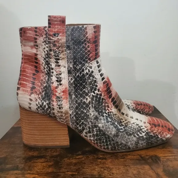 Anthropologie Kork-Ease Korks Leyland Leather Snake Skin Booties Size 10