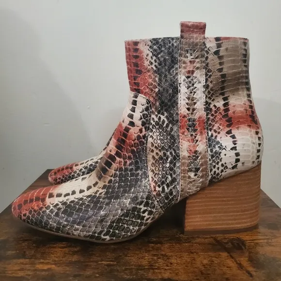Anthropologie Kork-Ease Korks Leyland Leather Snake Skin Booties Size 10