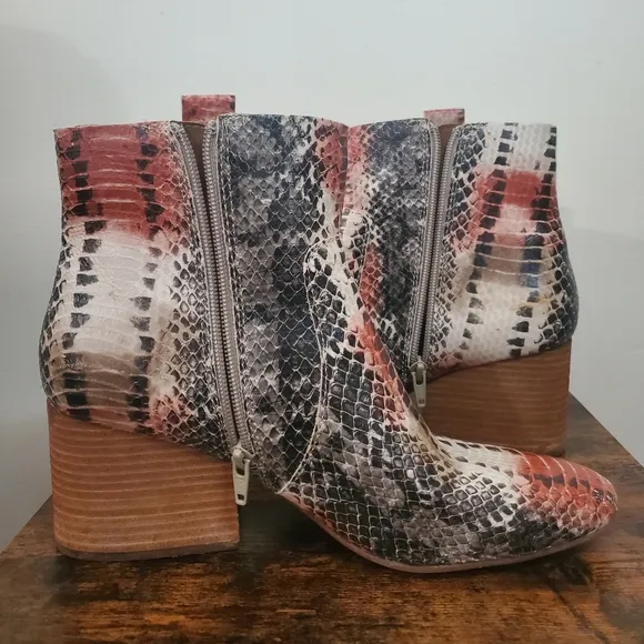 Anthropologie Kork-Ease Korks Leyland Leather Snake Skin Booties Size 10