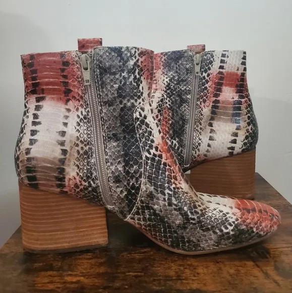 Anthropologie Kork-Ease Korks Leyland Leather Snake Skin Booties Size 10