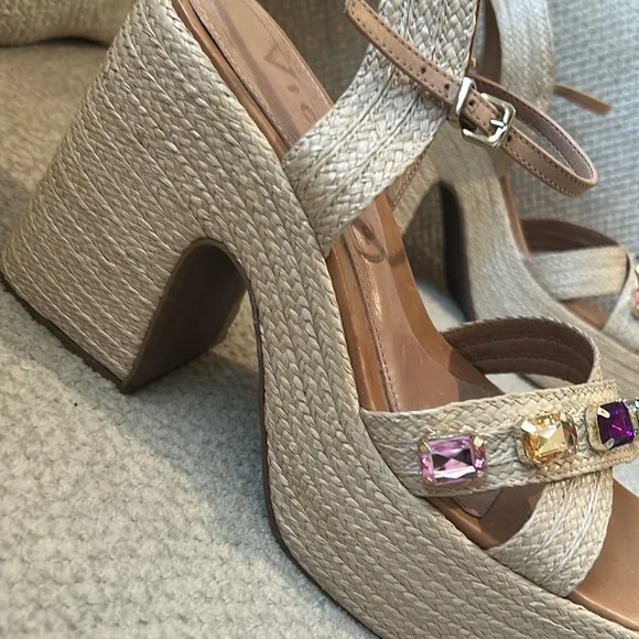💎Anthropologie Vicenza Boho Elegant Platform Rhinestone Sandals