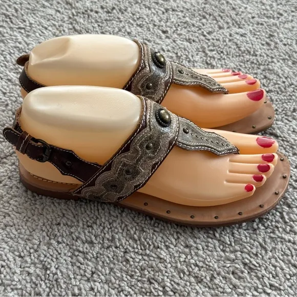 Ariat Brown Leather Studded Thong Sandals Size 6 Boho Coachella Western