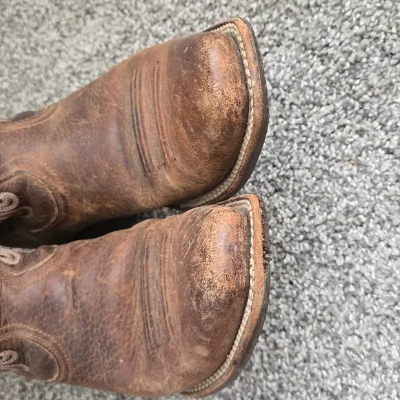 Ariat Brown Western Cowboy Cowgirl Boots Embroidered Design Legend Square Toe