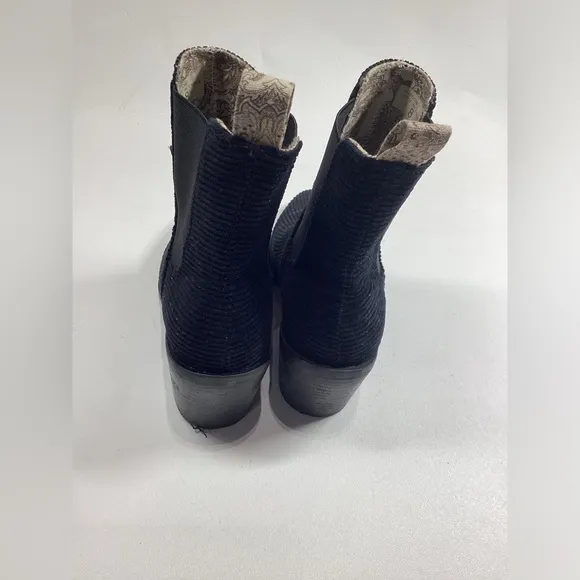 BAND OF GYPSIES Shadow Ankle Boots Boho Black Corduroy Booties‎ Women's Size 8