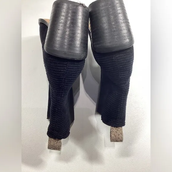 BAND OF GYPSIES Shadow Ankle Boots Boho Black Corduroy Booties‎ Women's Size 8