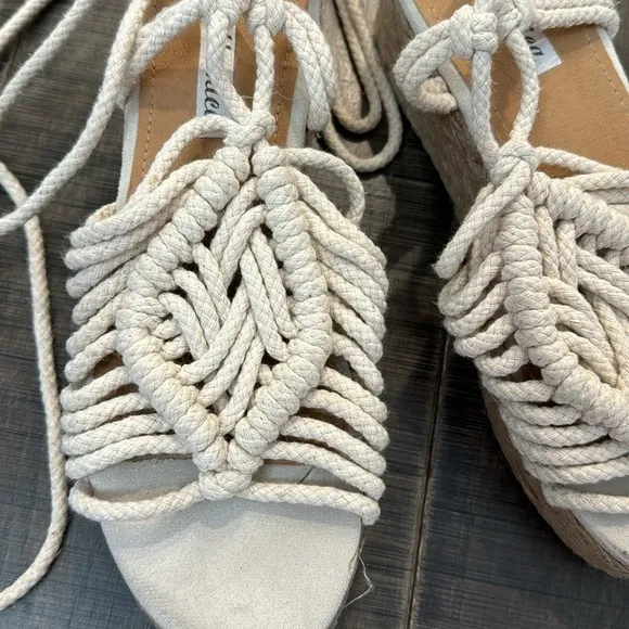 BELLAMICA BRAIDED SUMMER SANDALS SIZE 8 (38)