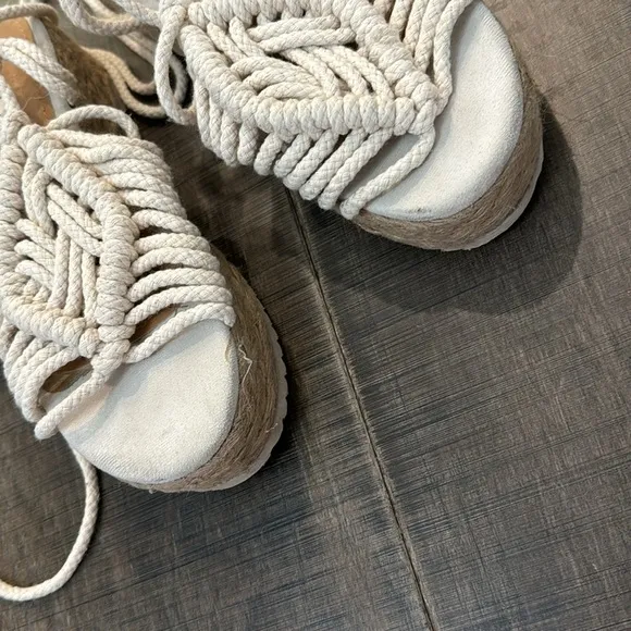 BELLAMICA BRAIDED SUMMER SANDALS SIZE 8 (38)