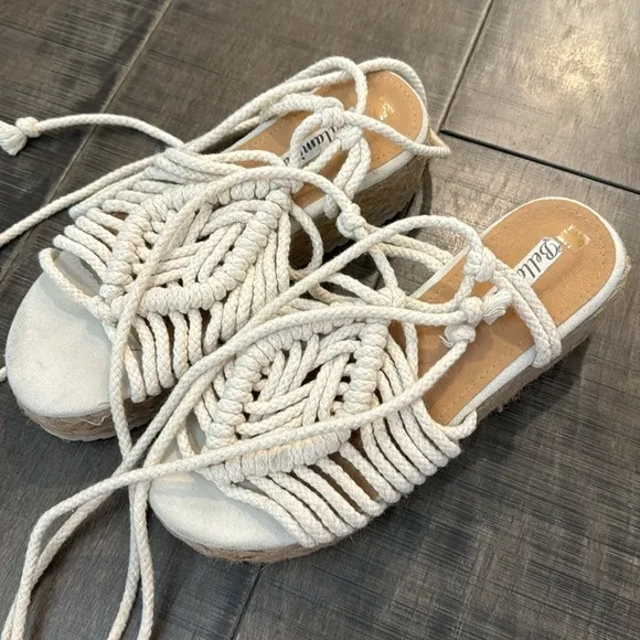 BELLAMICA BRAIDED SUMMER SANDALS SIZE 8 (38)