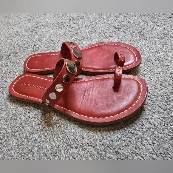 Bernardo Flat Red Leather Silver Metal Accents Sandal Size 7.5 Boho Western