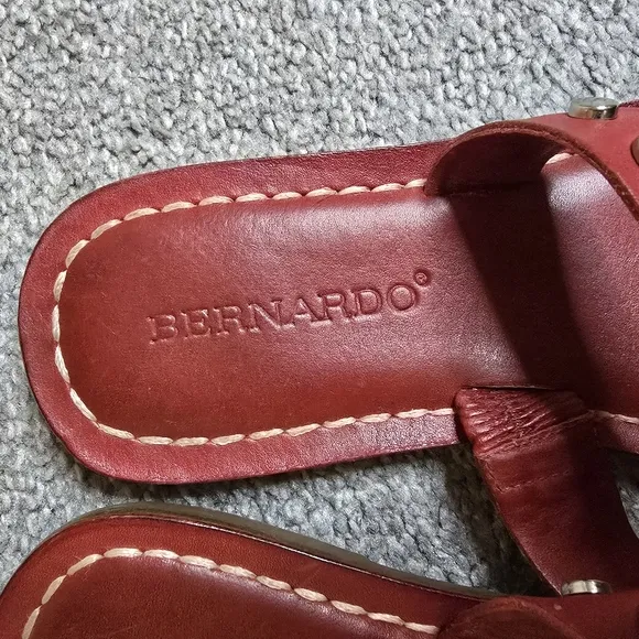 Bernardo Flat Red Leather Silver Metal Accents Sandal Size 7.5 Boho Western