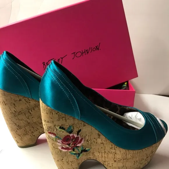 Betsey Johnson rose wedge sandals heels platform rockabilly pinup Lolita doll