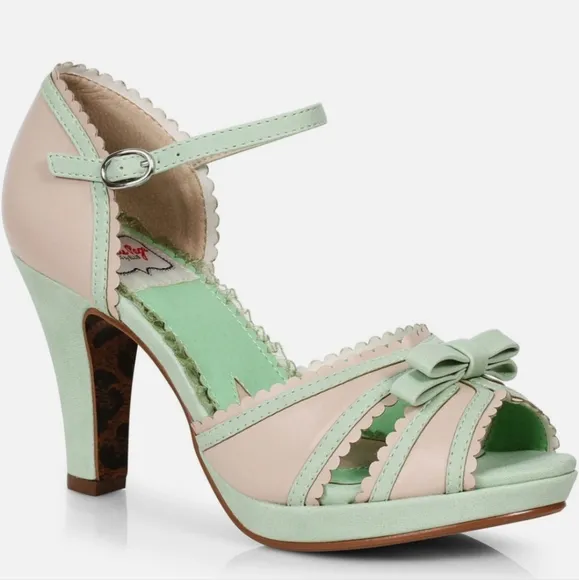 Bettie Page 'Sue' Mint and Cream Women's 4&quot; Heels