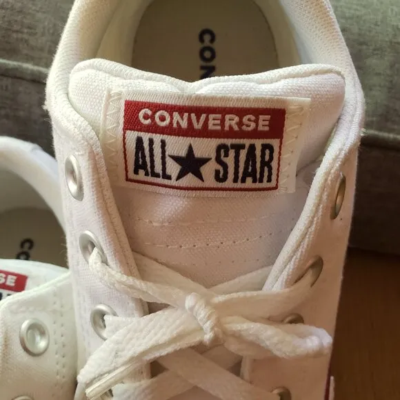 BNWoT CTAS Converse A01694F youth street bright white lace (2.5) KICKS