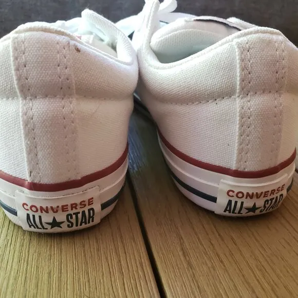 BNWoT CTAS Converse A01694F youth street bright white lace (2.5) KICKS
