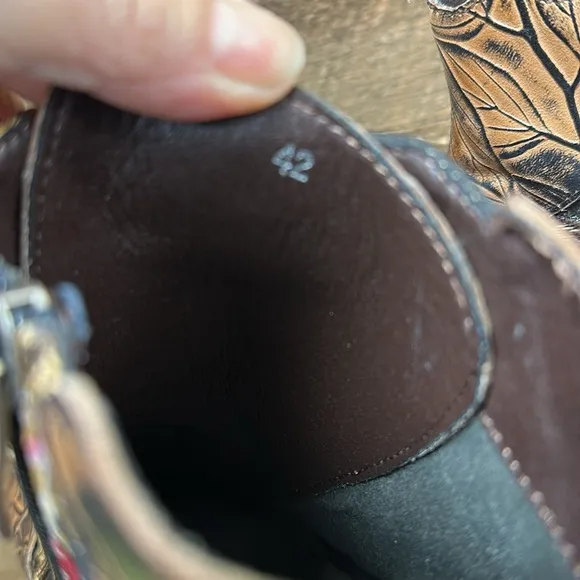 Boho Embroidered Ankle Boots – Size 42