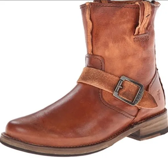 Boho FRYE Boots VICKY ARTISAN Harness Distressed Leather Whiskey Back Zip Size 8