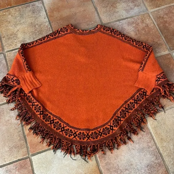BOHO INDIE SLEEVED PONCHO