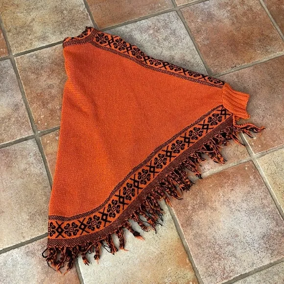 BOHO INDIE SLEEVED PONCHO